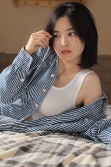 男朋友喜欢亲胸